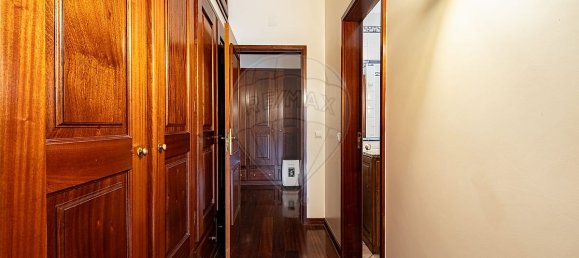 Дом с 4 спальнями в Оливейра ди Аземейш, Португалия № 19893 17