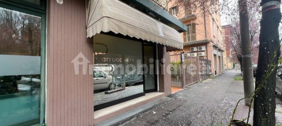 1 room Commercial property in Bologna, Italy No. 333185 4