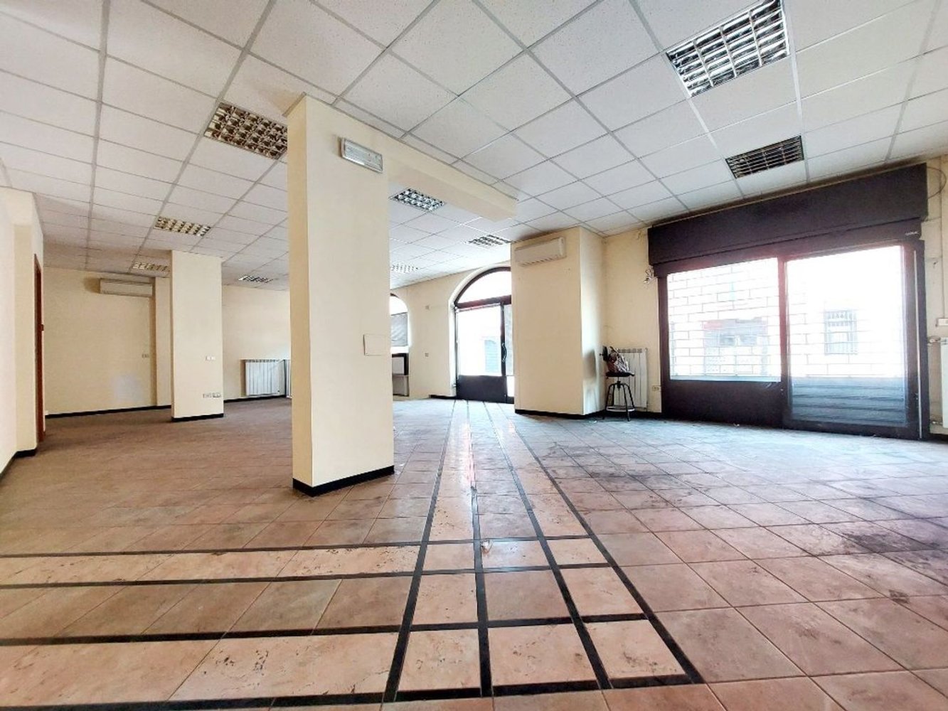Gewerbliche Immobilie in Verdello, Italy 160m², Nr. 390510