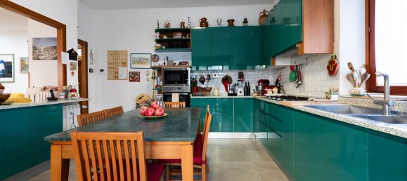 5 bedrooms Apartment in Rome, Italy No. 338009 17