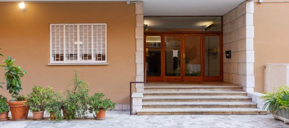 5 bedrooms Apartment in Rome, Italy No. 338009 4