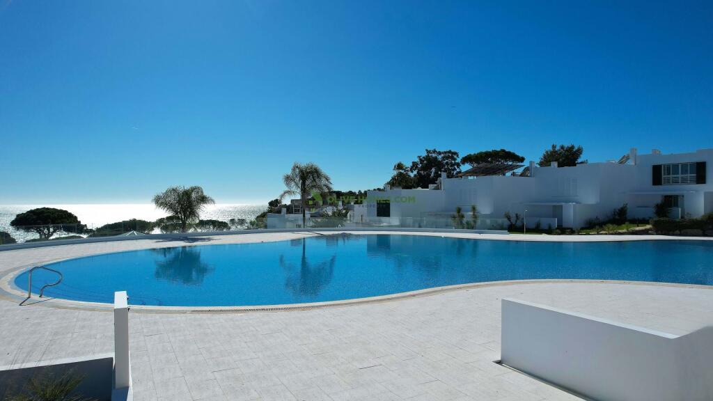 2 bedrooms Townhouse in Albufeira, Portugal No. 89813