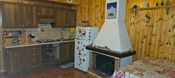 2 rooms Apartment in Rocca di Cambio, Italy No. 140290 3