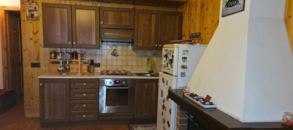 2 rooms Apartment in Rocca di Cambio, Italy No. 140290 4