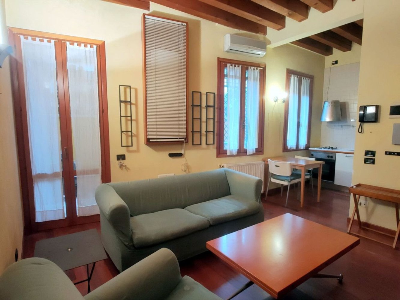 3 rooms Apartment in Padua, Italy No. 212667