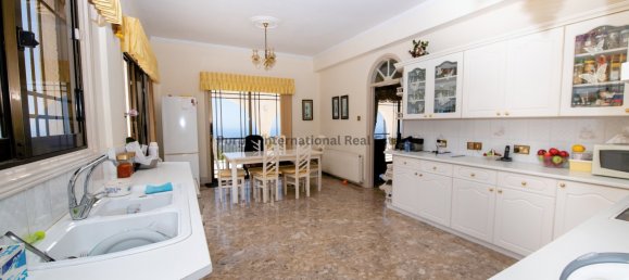 5 bedrooms Villa in Tala, Cyprus No. 985 13