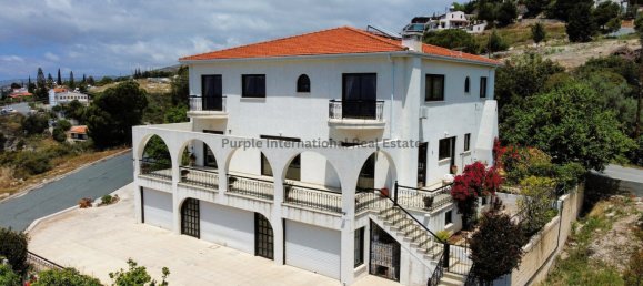 5 bedrooms Villa in Tala, Cyprus No. 985 7