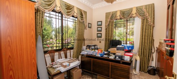 5 bedrooms Villa in Tala, Cyprus No. 985 10