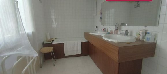 3 Schlafzimmer Haus in Dissay, France, Nr. 311856 9