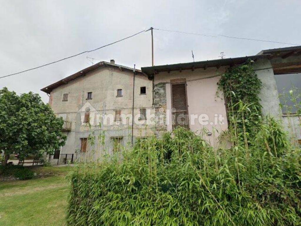 2 bedrooms Apartment in Ispra, Italy No. 281759