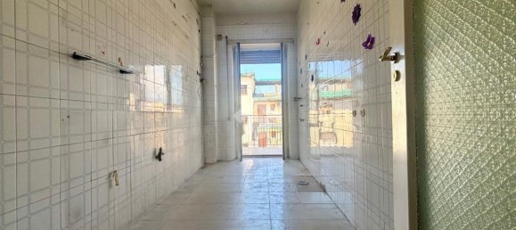 4 Schlafzimmer Wohnung in Naples, Italy, Nr. 318085 9