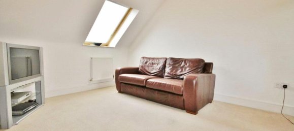 2 bedrooms Apartment in Egham, United Kingdom No. 8649 2
