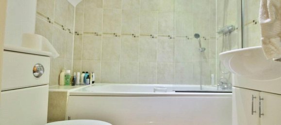 2 bedrooms Apartment in Egham, United Kingdom No. 8649 7