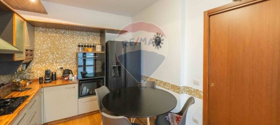3 rooms Apartment in Seriate, Italy No. 303802 10