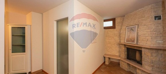3 rooms Apartment in Seriate, Italy No. 303802 22