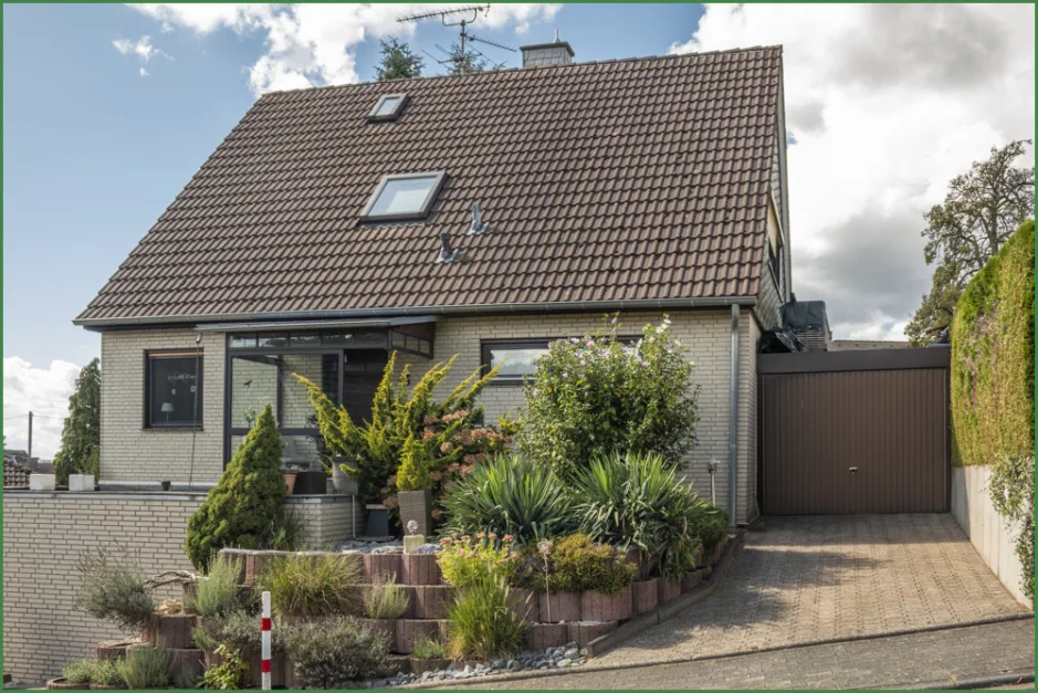 Casa de 4 dormitorios en Burscheid, Germany No. 295512