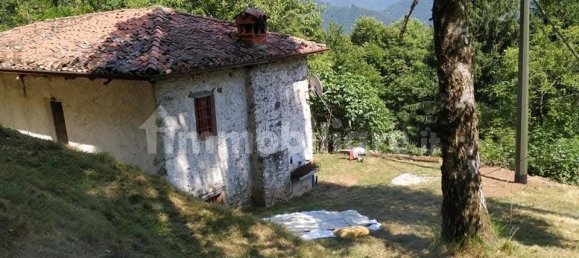 2 bedrooms House in Pezzaze, Italy No. 251024 4