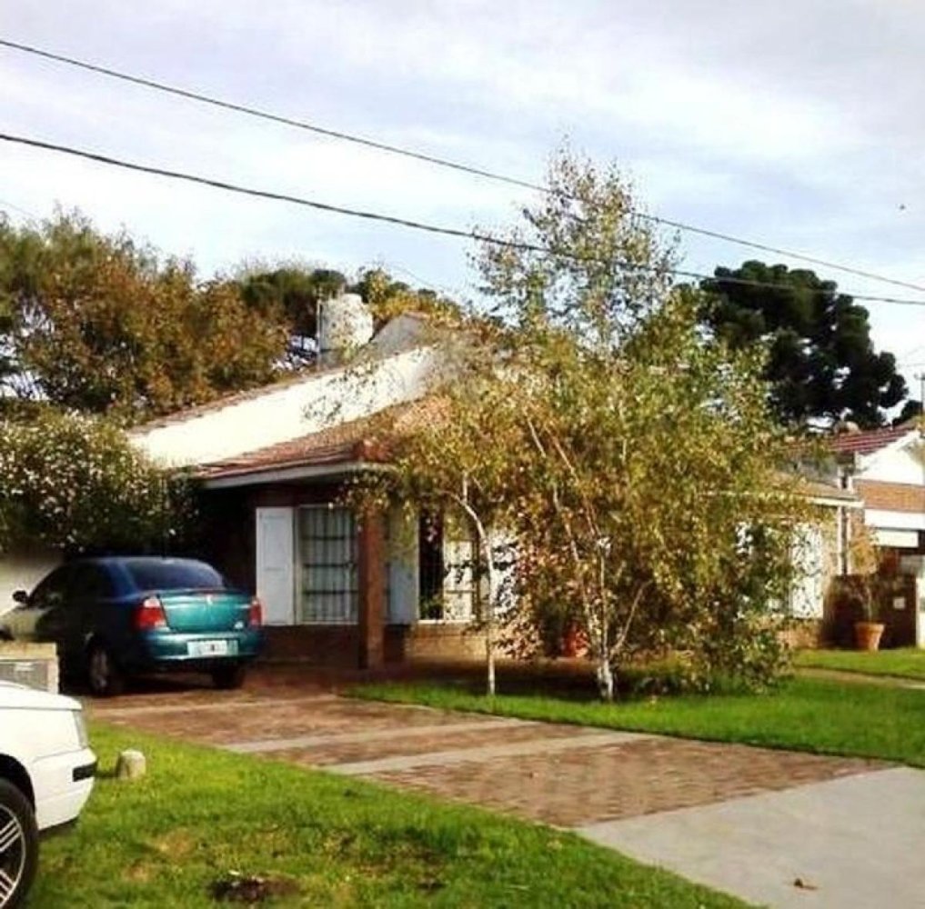 3 bedrooms House in Mar del Plata, Argentina No. 82292