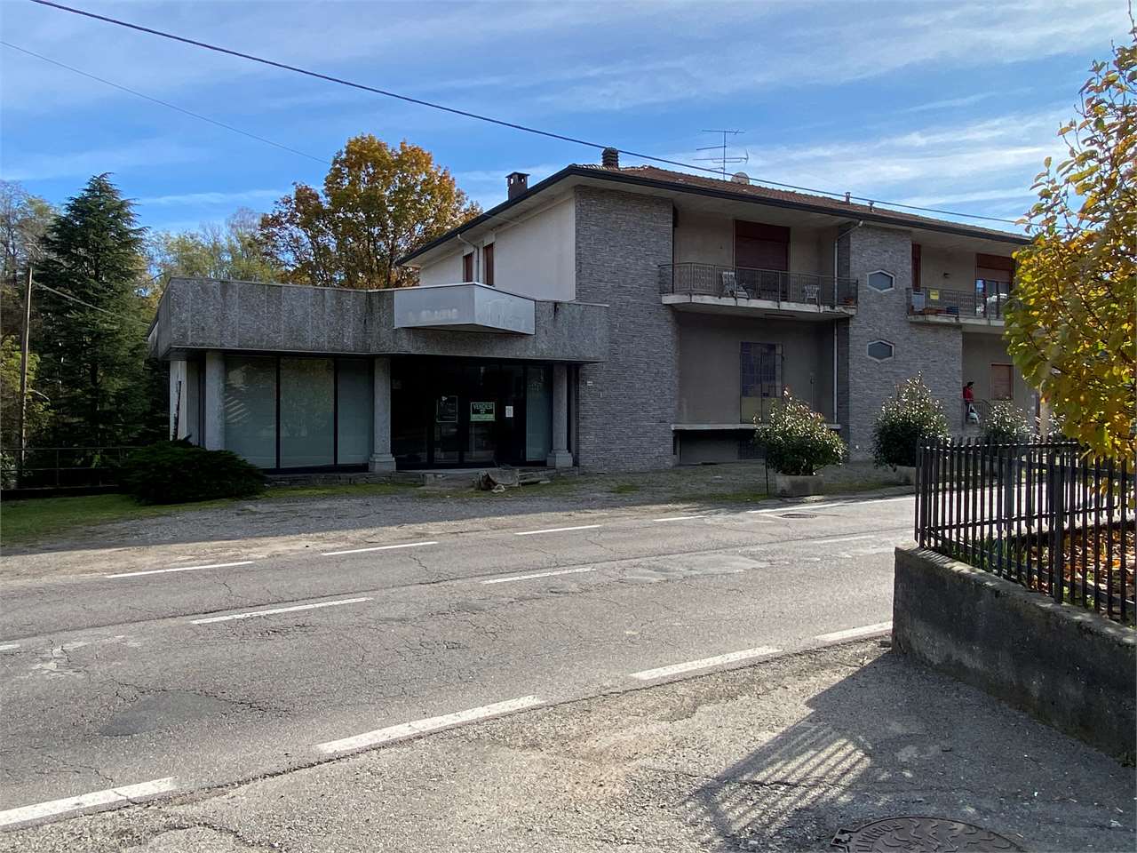 5 Schlafzimmer Gebäude in Besozzo, Italy, Nr. 72619