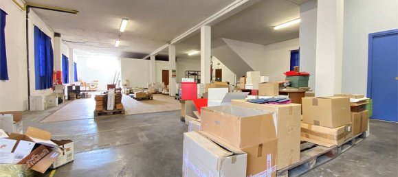 5 Schlafzimmer Gebäude in Besozzo, Italy, Nr. 72619 16