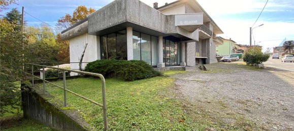 5 Schlafzimmer Gebäude in Besozzo, Italy, Nr. 72619 3