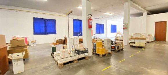 5 Schlafzimmer Gebäude in Besozzo, Italy, Nr. 72619 14