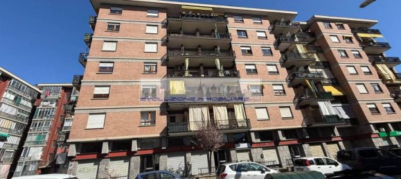 2 rooms Apartment in Turin, Italy No. 40793 2