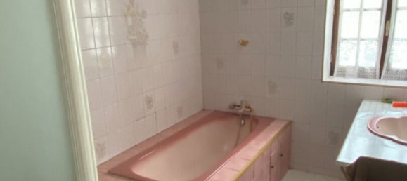 2 bedrooms House in Charnizay, France No. 62758 4