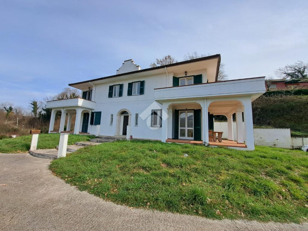 Villa de 3 dormitorios en Patrica, Italy No. 310123