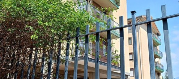 4 rooms Apartment in Catania, Italy No. 301905 2