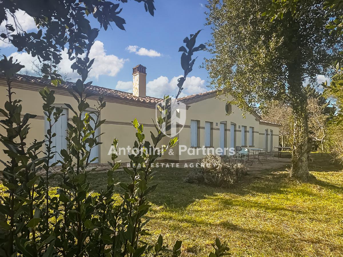 4 bedrooms Villa in Avigliano Umbro, Italy No. 390468