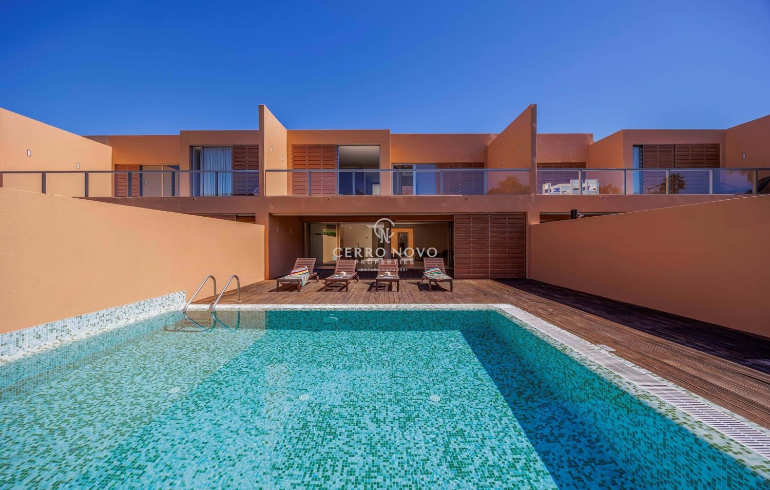 Casa de 4 dormitorios en Guia, Portugal No. 325470