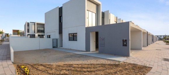 4 bedrooms Townhouse in Dubai Land, UAE No. 35265 2