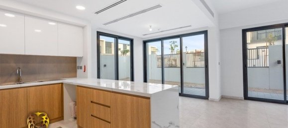 4 bedrooms Townhouse in Dubai Land, UAE No. 35265 8