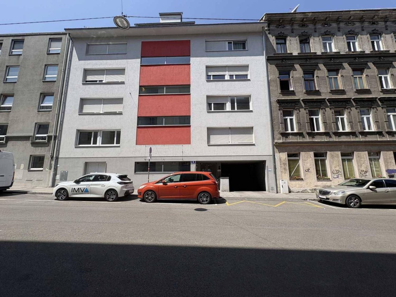  Parking in Ottakring, Austria No. 173055