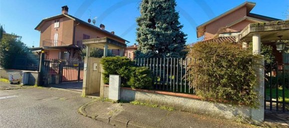 5 rooms Villa in Roncello, Italy No. 15636 6