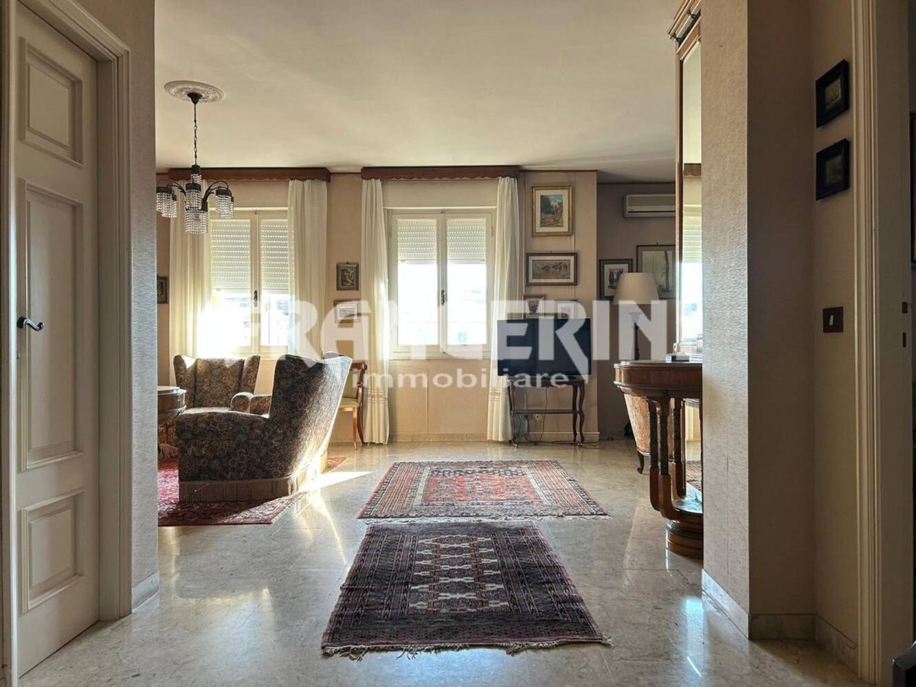 8 rooms Apartment in Livorno, Italy No. 225097
