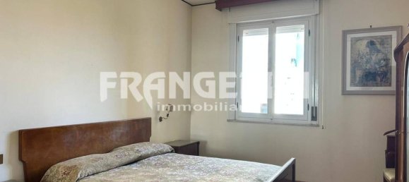 8 rooms Apartment in Livorno, Italy No. 225097 16