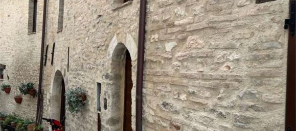 Квартира с 6 комнатами в Ночера Умбра, Италия № 233354 3