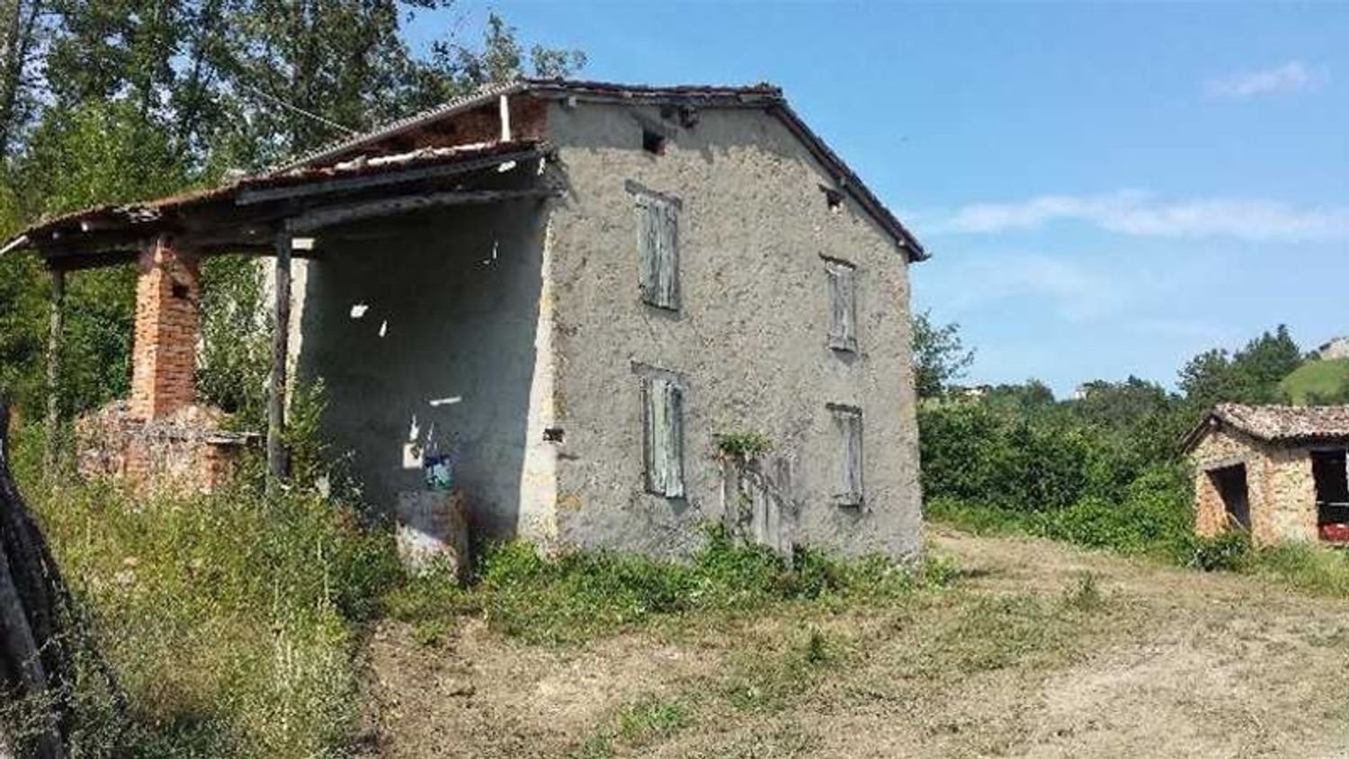 4 rooms House in Castel d'Aiano, Italy No. 74103