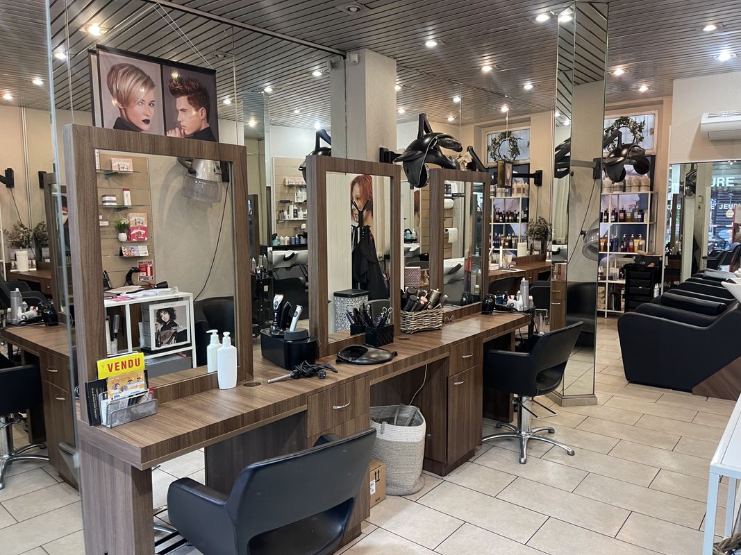 Propriété commerciale à Aubervilliers, France 60m² No. 177196