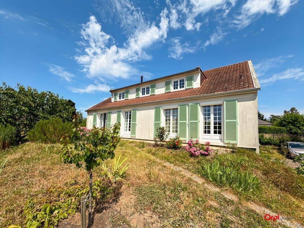 4 bedrooms Villa in Saint-Jean-le-Blanc, France No. 291063