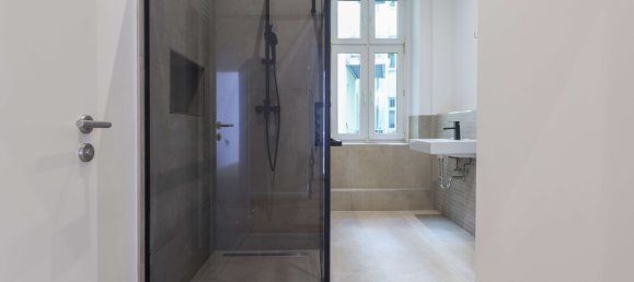 220m² Building in Friedrichshain, Germany No. 24312 15