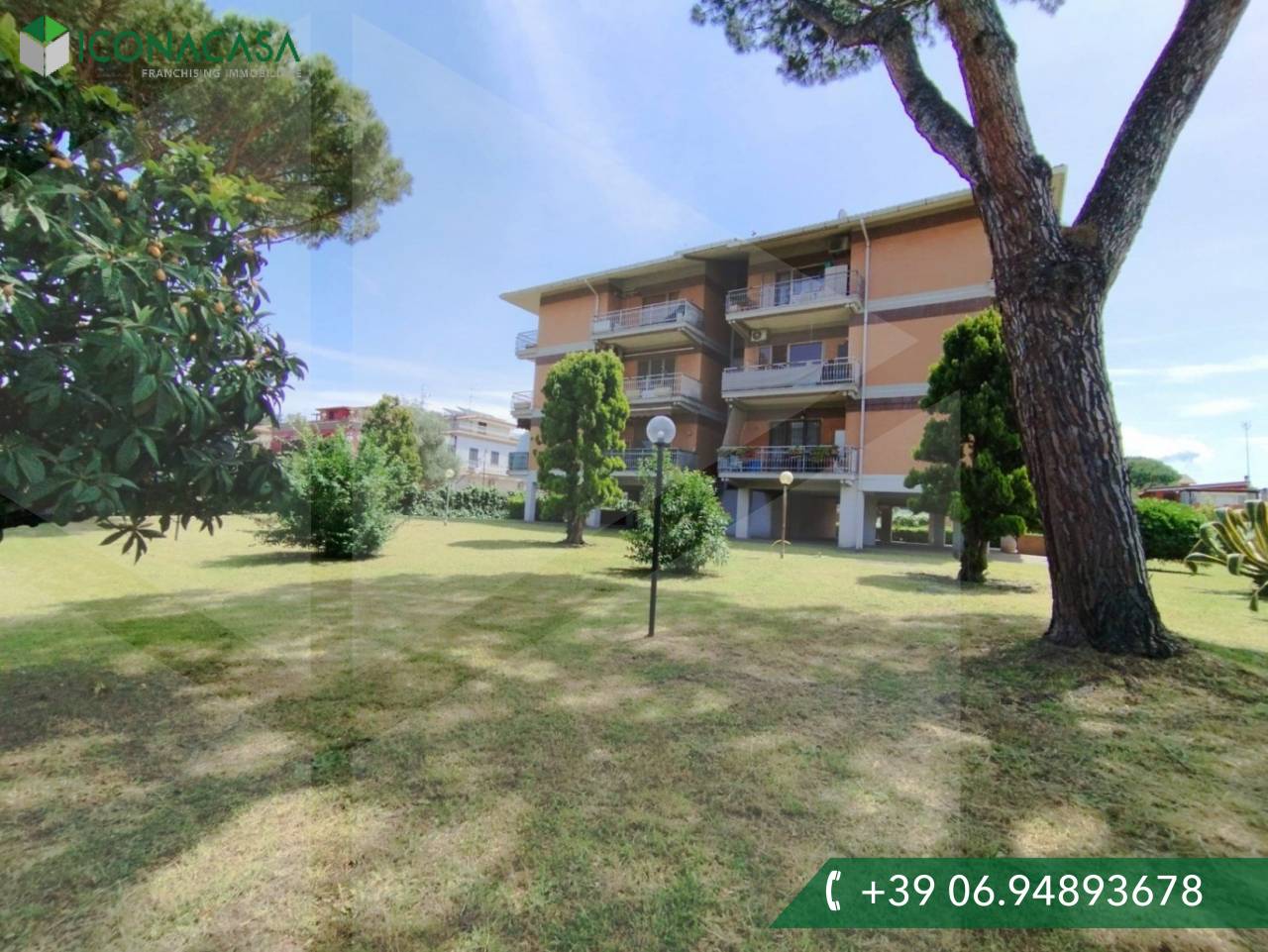 Квартира с 3 комнатами в Рим, Италия № 34014