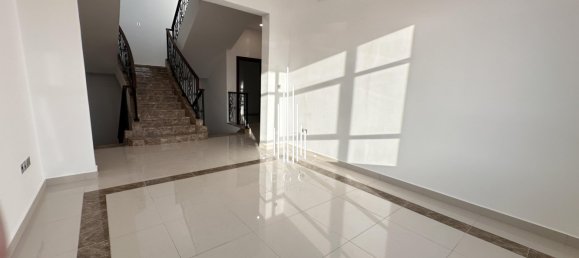 Villa T6 em Khalifa City, UAE N.º 26159 27