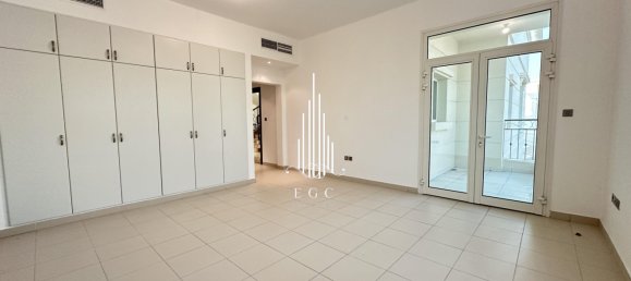 Villa T6 em Khalifa City, UAE N.º 26159 24
