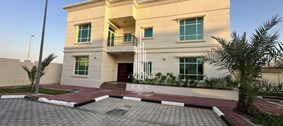 Villa T6 em Khalifa City, UAE N.º 26159 2