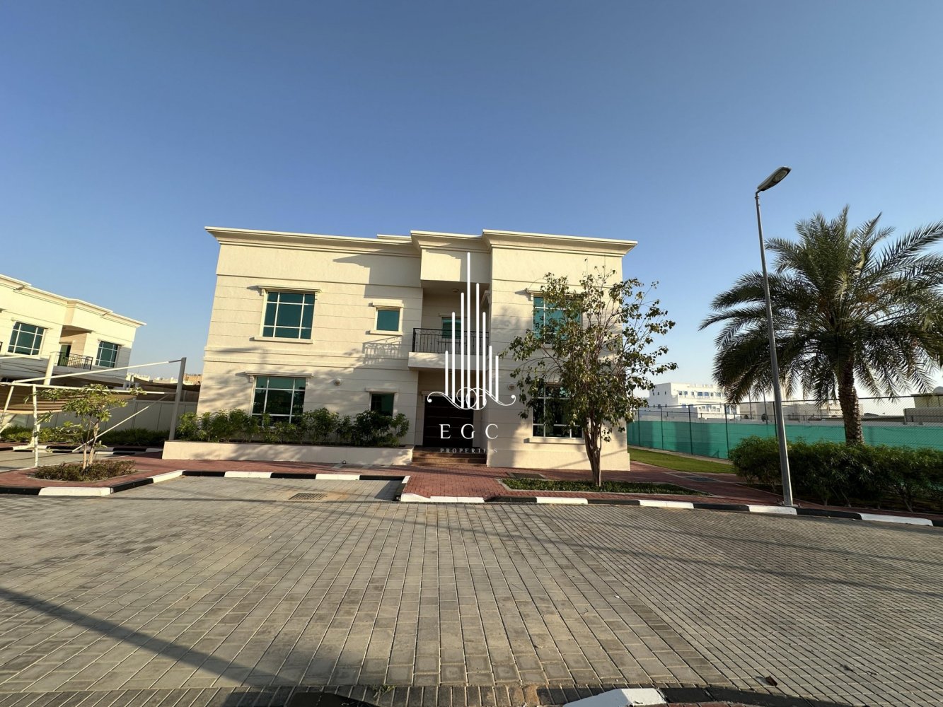 Villa T6 em Khalifa City, UAE N.º 26159
