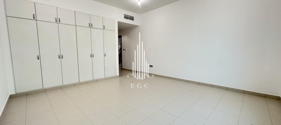 Villa T6 em Khalifa City, UAE N.º 26159 28