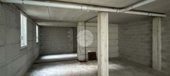 1-Zimmer Gewerbliche Immobilie in Azzano Mella, Italy, Nr. 136766 2
